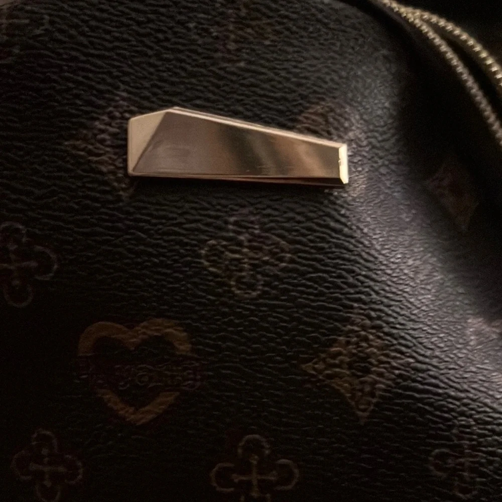 Unbranded Stylish Beige and Black Women's purse - Picture 3 of 4